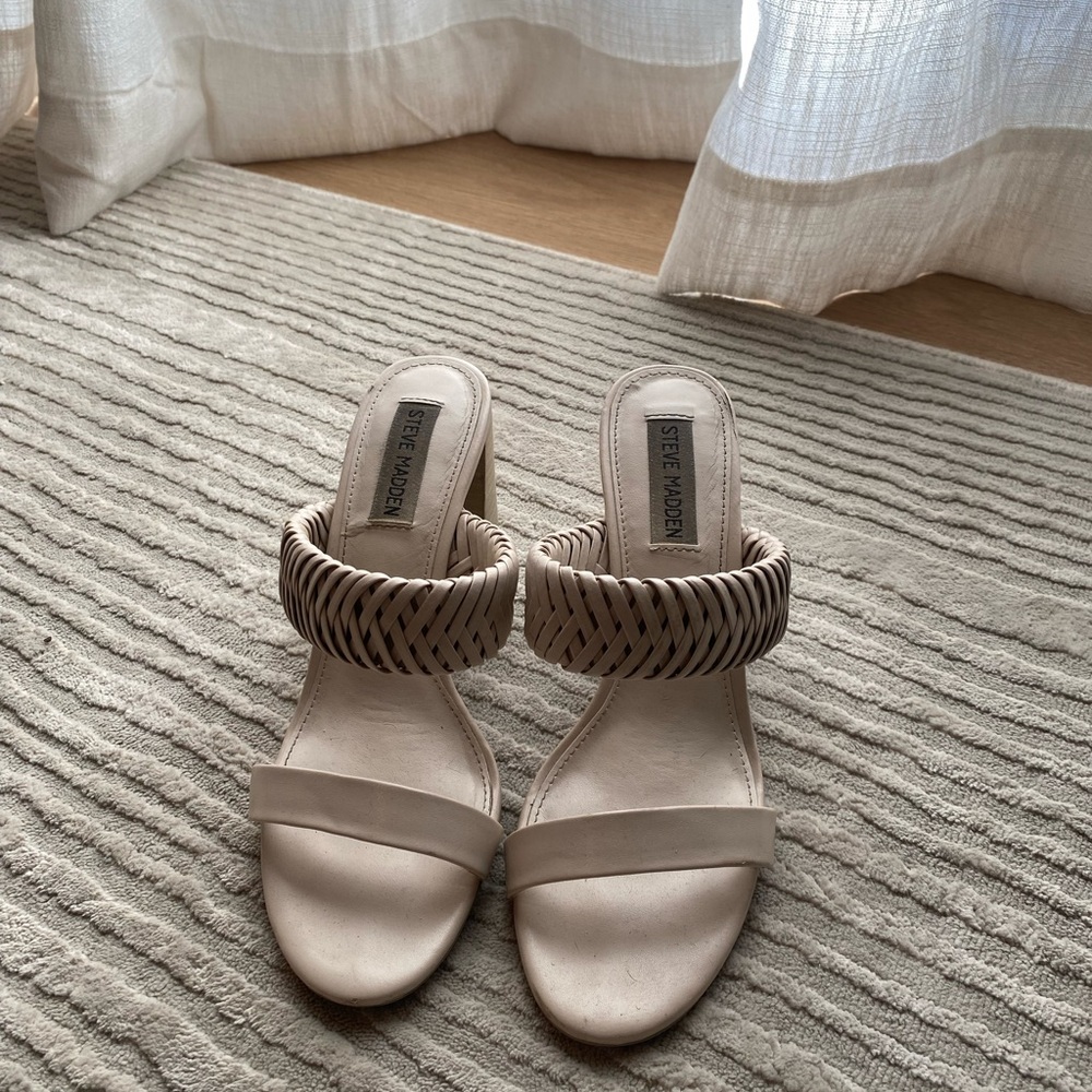 Steve Madden Cream Sandals with Woven Texture